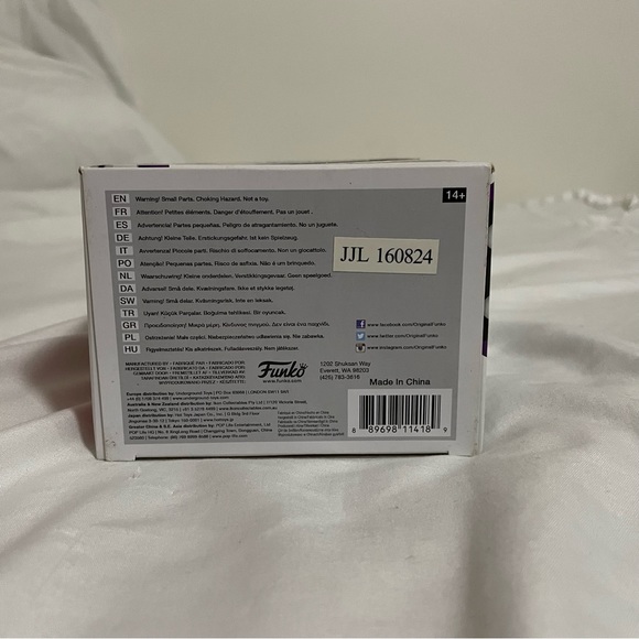 Funko Pop Television Teen Titans Go! Raven 108 Toys R Us Exclusive DC Comics WB - Picture 6 of 7